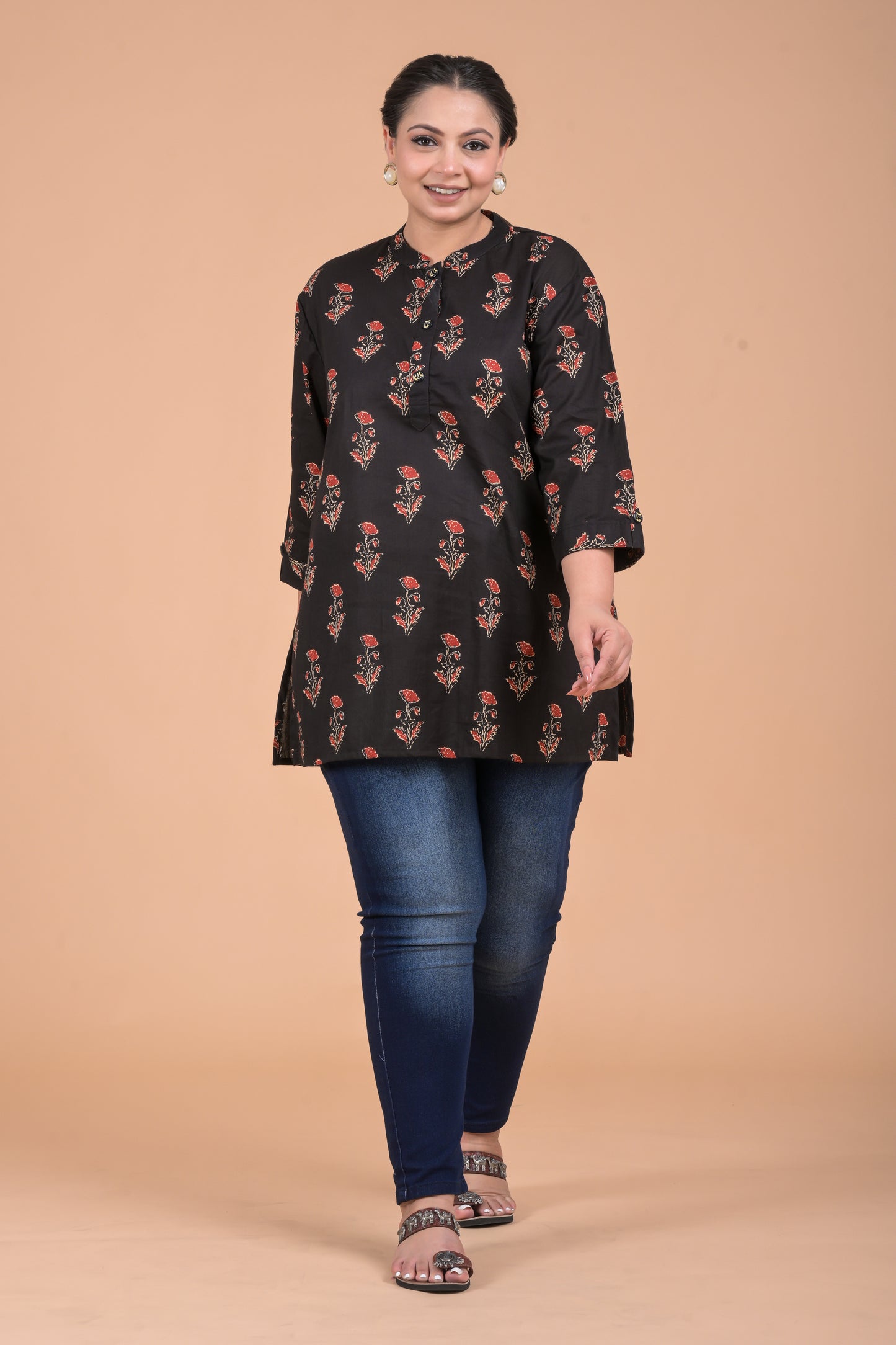 Women Floral Printed Top Kurta ( Black )