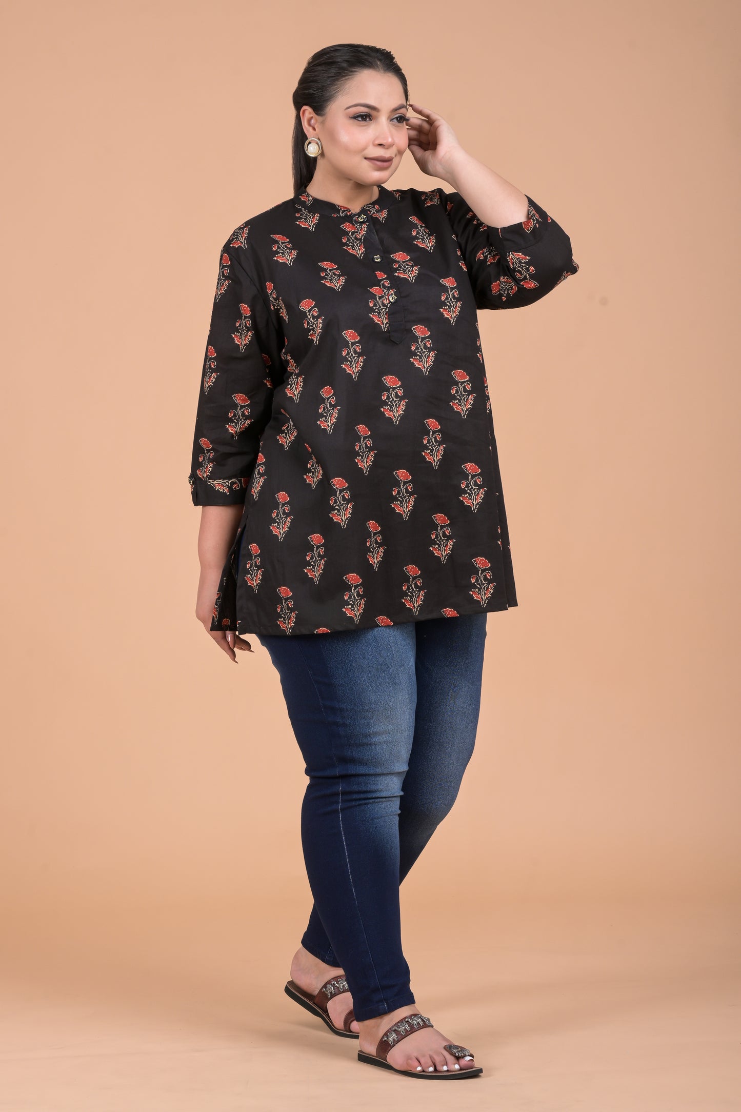 Women Floral Printed Top Kurta ( Black )